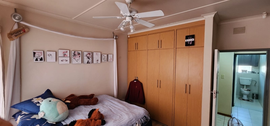 7 Bedroom Property for Sale in Flamwood North West